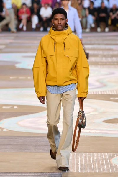 Look 44